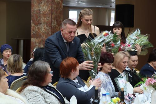 Праздничные поздравления матерям и женам участников СВО в Тетюшах