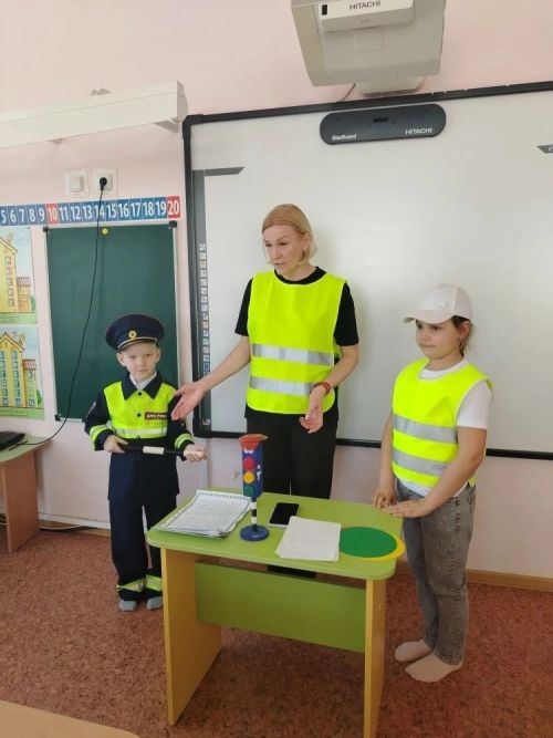 Юные инспекторы провели урок дорожной безопасности в Тетюшах