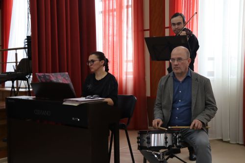 Под звуки «Журавлей»
