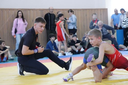 В Тетюшах проходит Межрегиональный турнир по вольной борьбе