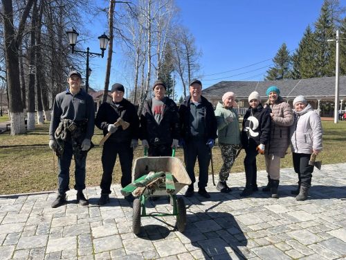 Субботник в Долгой Поляне