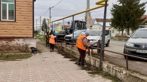 Работники ООО «Тетюшское» — за чистоту и порядок в городе!