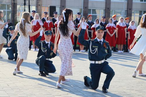 Тәтештә «Җиңү вальсы» халыкара акциясе узды