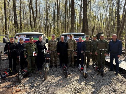 В преддверии Дня Победы делегация Татарстана передала помощь участникам СВО