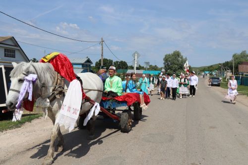 Алабирде авылында — Авыл көненә бүләкләр җыю булды