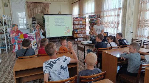 Фольклорный час в Тетюшах: дети познакомились с многообразием культур России