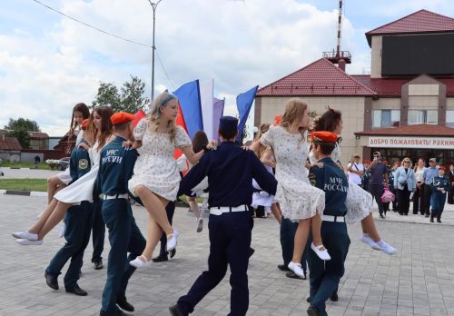 Вручение дипломов выпускникам Тетюшского колледжа