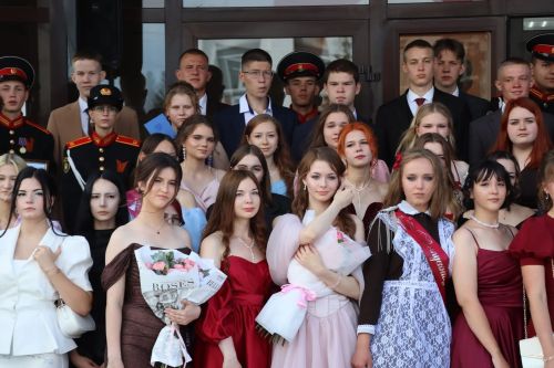 В Тетюшах состоялось торжественное вручение аттестатов выпускникам школ