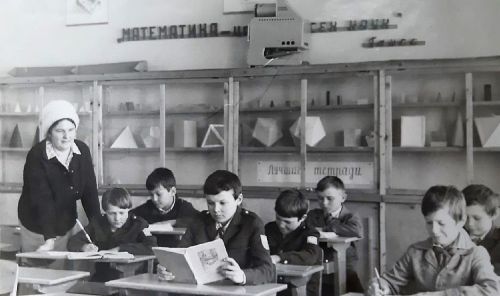 Вернулись в счастливое детство
