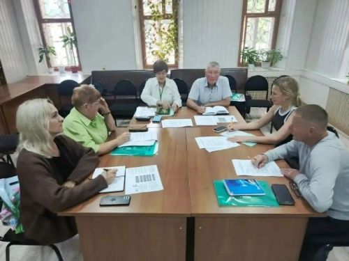 Геройларның гаиләләре белән элемтәне ныгытып