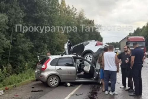 В Верхнеуслонском районе в ДТП погибли женщина и двое детей