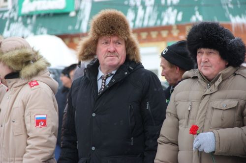 Тәтештә Дан Монументы янында совет гаскәрләрен Әфганстаннан чыгарылуына 34 ел тулу уңаеннан митинг булды
