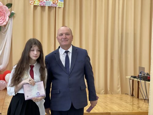 Девятиклассники получили аттестаты
