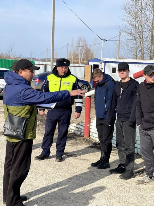 В Тетюшах состоялся районный конкурс по автомногоборью среди юношей Тетюшского района.