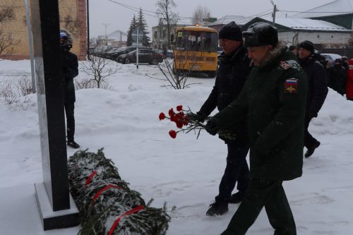 В Тетюшах прошел митинг «Афганистан – без права на забвение»