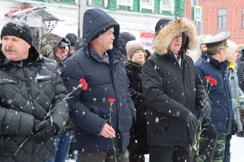 В Тетюшах прошел митинг «Афганистан – без права на забвение»