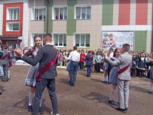 Последний звонок в Тетюшской школе N1