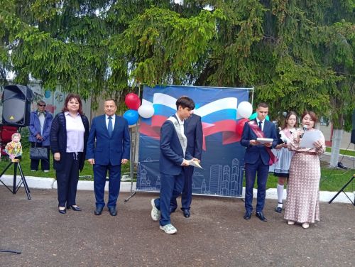 Последний звонок в Тетюшской школе N1