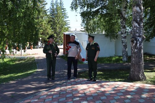 Тәтештә Чик буе сакчылары көне уңаеннан митинг булды