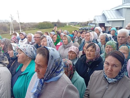 В селе Бессоново состоялось освящение Троицкого храма