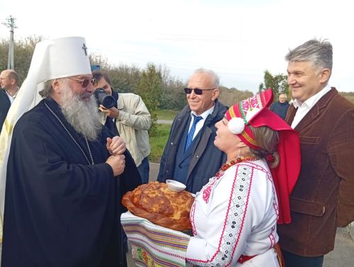 В селе Бессоново состоялось освящение Троицкого храма