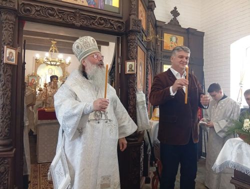 В селе Бессоново состоялось освящение Троицкого храма