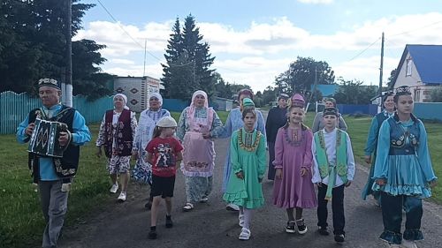 Бакырчы авылында район Сабан туена «Бүләк җыю» бәйрәме булды