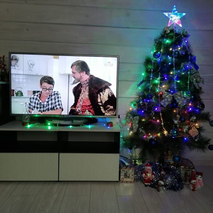Анна: И вот она нарядная...