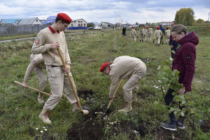 Батырлар истәлегенә