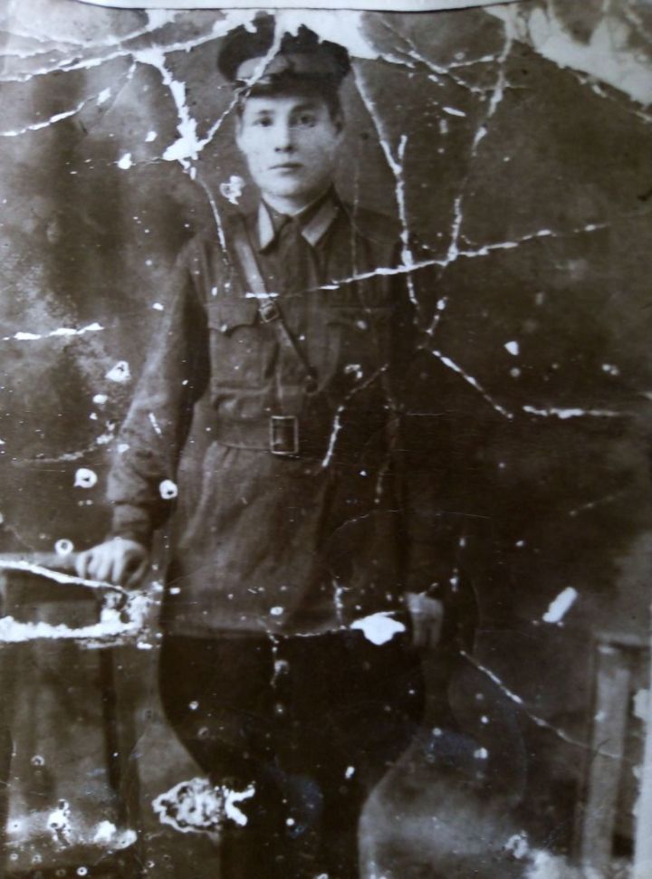 Война застала Емельянова Михаила Ивановича в военном лагере около города Белая Церковь на Украине