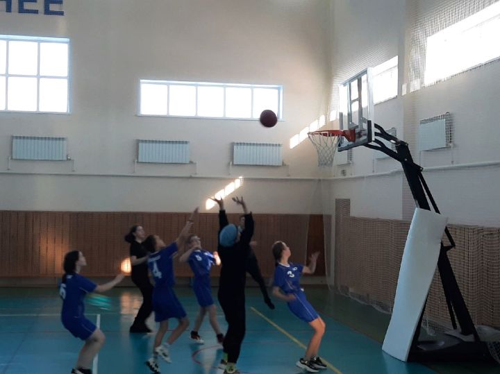 В Тетюшах прошли районные соревнования школьной баскетбольной лиги «КЭС – БАСКЕТ»