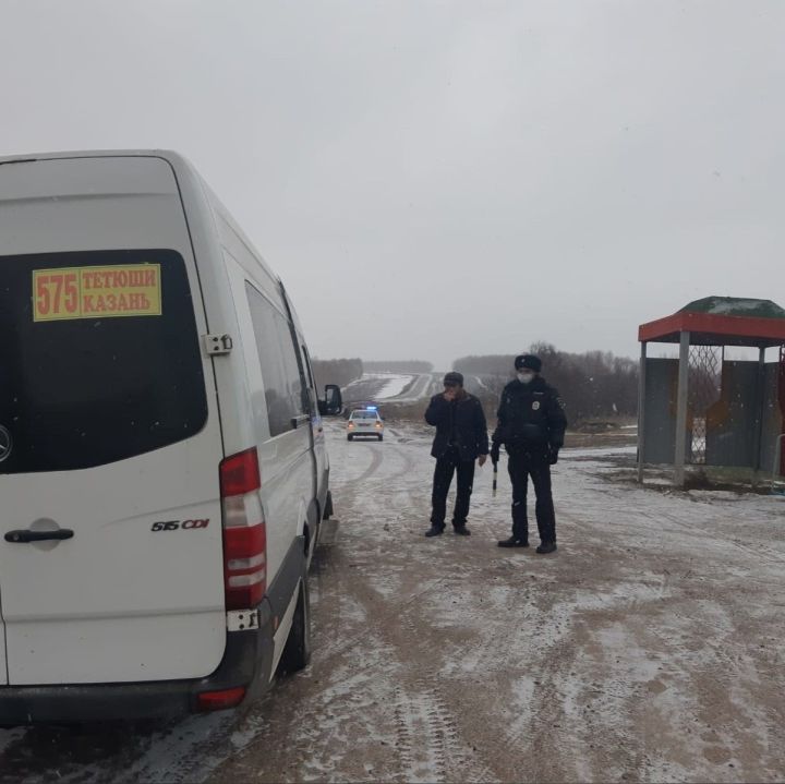 Сотрудниками отдела МВД России по Тетюшскому району проводят рейды про прорверке QR- кодов на транспорте
