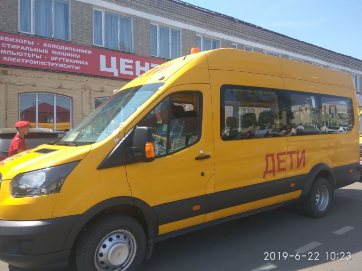 В этом году Татарстан получит 120 школьных автобусов по поручению Владимира Путина