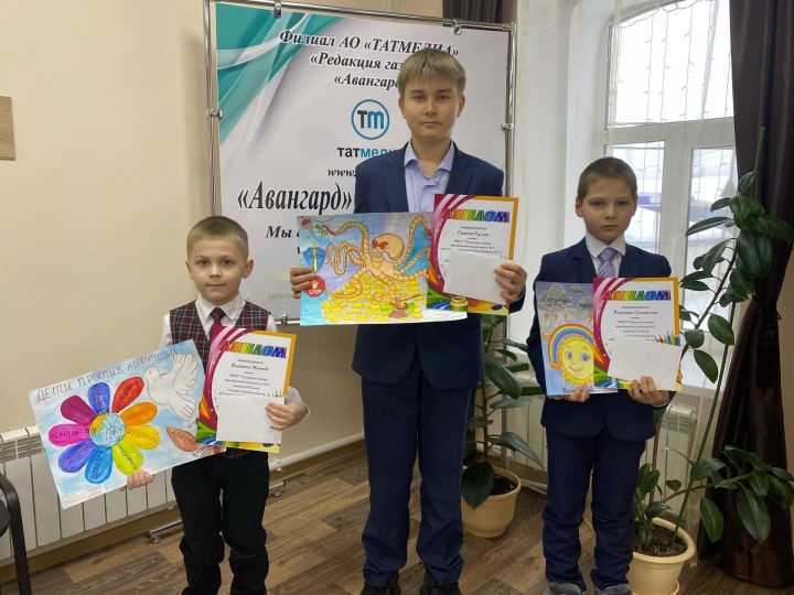 В Тетюшах наградили победителей конкурса рисунков «Коррупция глазами детей»