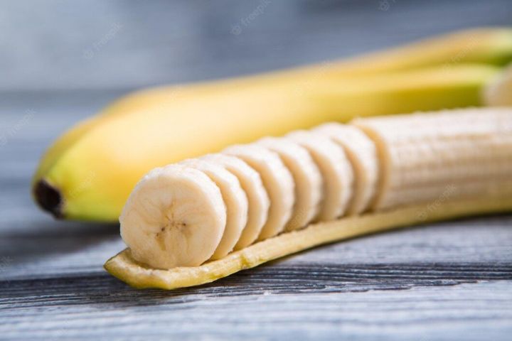 Рецепт от тетюшанки: Нежный десерт из ряженки, печенья и банана