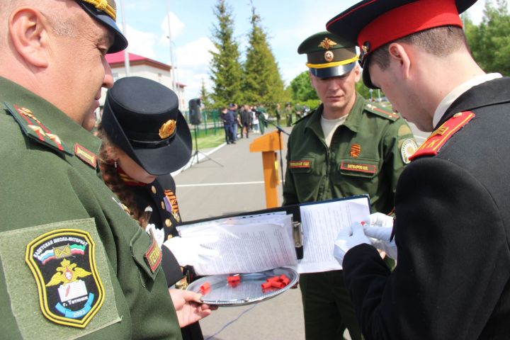 В Тетюшах прошел первый Республиканский смотр-конкурс Знаменных групп и Почетных караулов