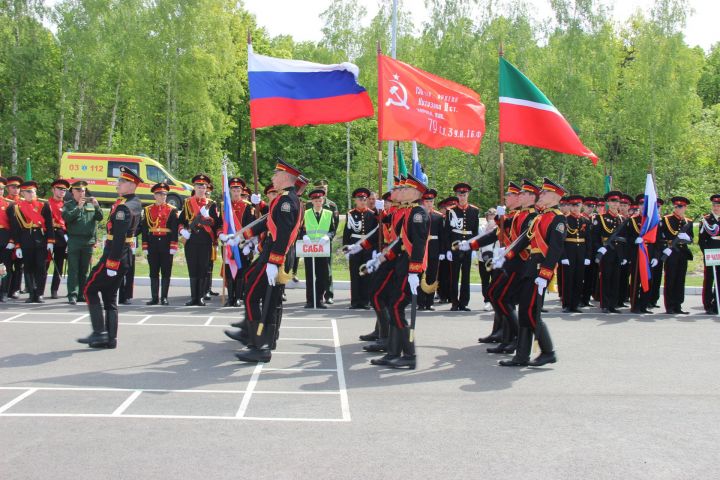 Тетюшские кадеты признаны  лучшими знаменосцами Татарстана