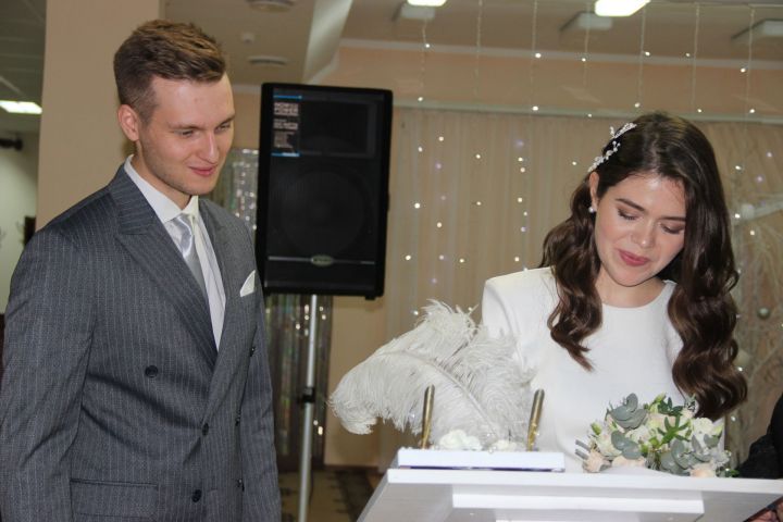 В Татарстане в марте поженились 1607 пар