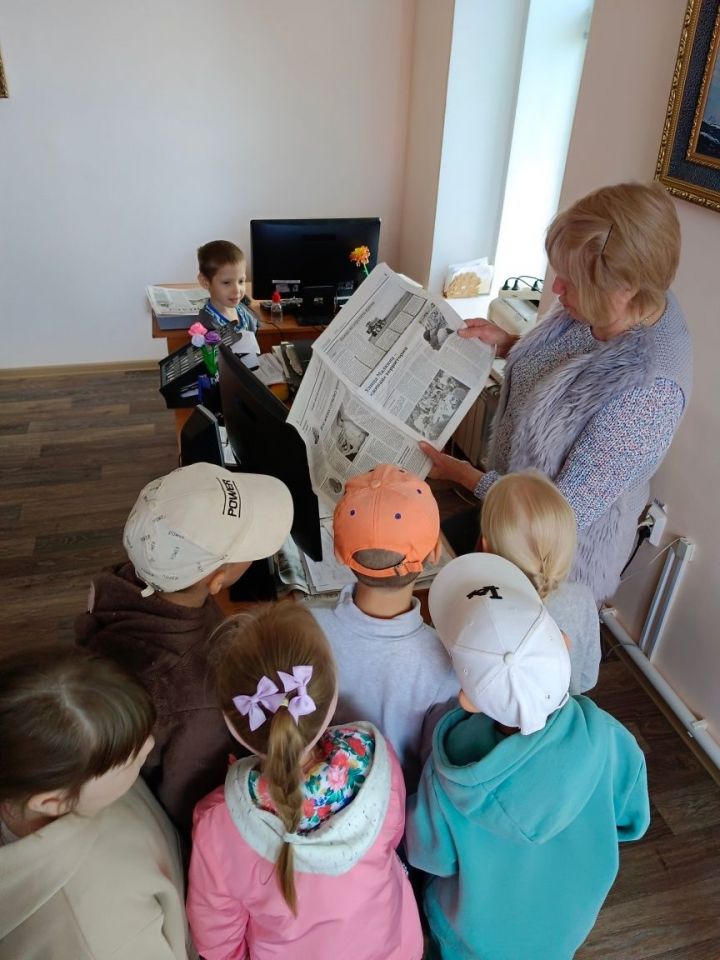 Тетюшские детсадовцы понаблюдали за полным технологическим циклом производства газетной продукции