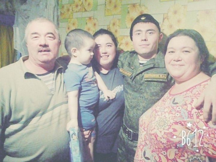 Бер елдан кимрәк элек Алабирдедә кече сержант Юрий Щетников белән хушлаштылар