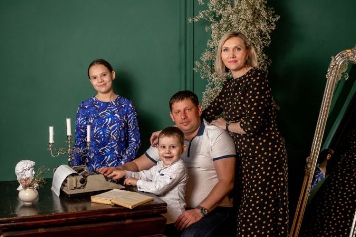 Познакомились Ранис и Миляуша  Мавлихановы в 2004 году в теат­ре, будучи студентами
