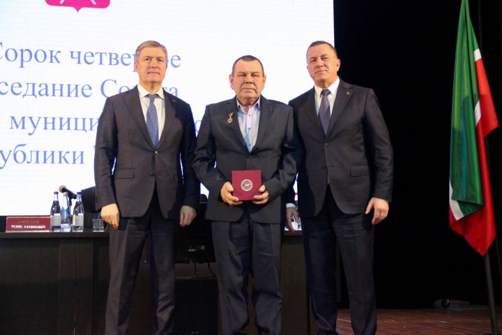 Отмечены заслуги механизатора агрофирмы «Колос»