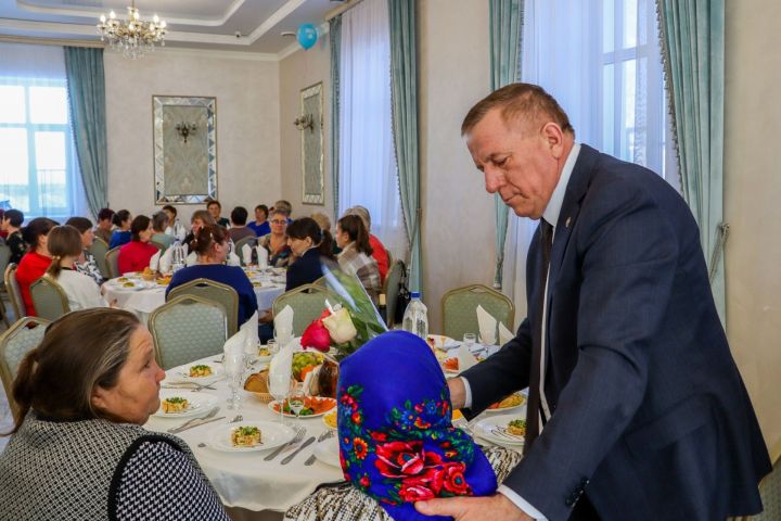 Глава Тетюшского района встретился с матерями и женами участников СВО