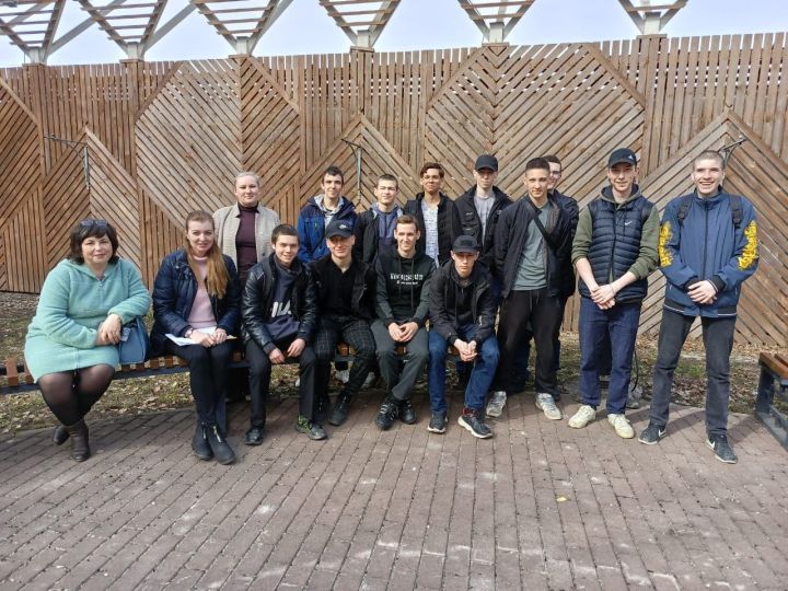 Сотрудники Центральной библиотеки провели в Центральном парке эко - квест «Земля – наш общий дом»