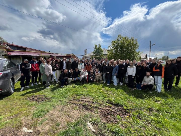 В небольшом городе Татарстана в День Победы автоколонна из 57 машин совершила автопробег