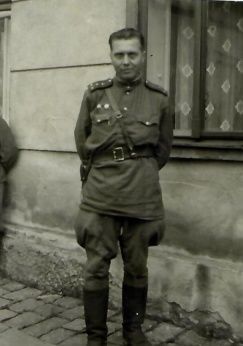 Тетюшанин воевал на Карельском фронте, Украинском фронте