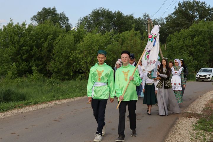 В Тетюшах проходит традиционный сбор подарков перед Сабантуем