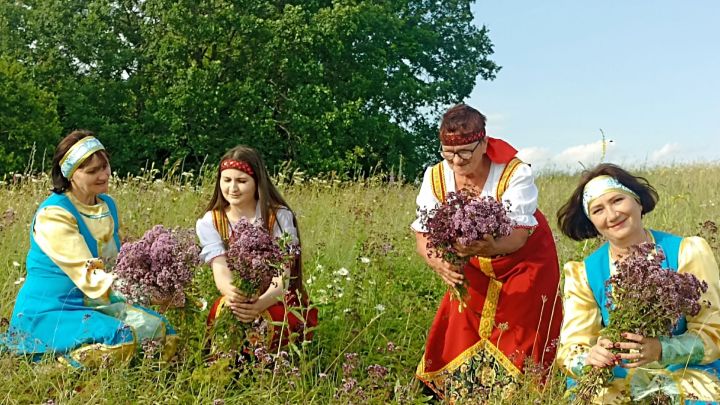 В селе Жуково отметили праздник Ивана Купалы на природе