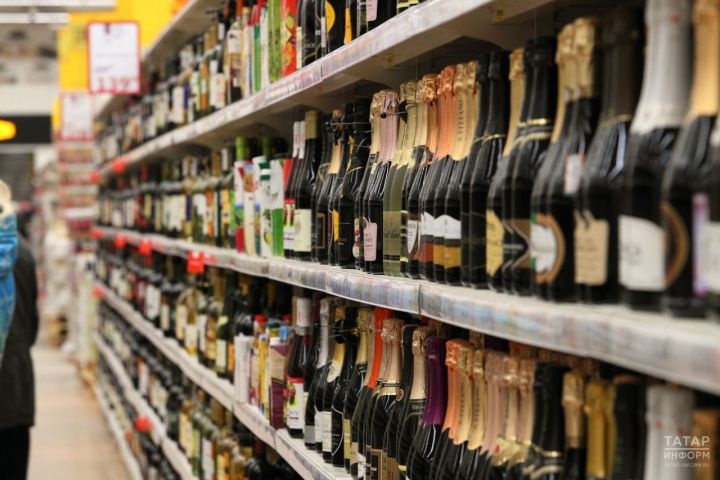 Депутаты предлагают увеличить штрафы за продажу алкоголя у соцобъектов