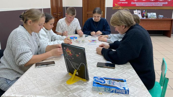 Киртәле авыл мәдәният йортында «Бисердан беләзек» мастер-классы узды